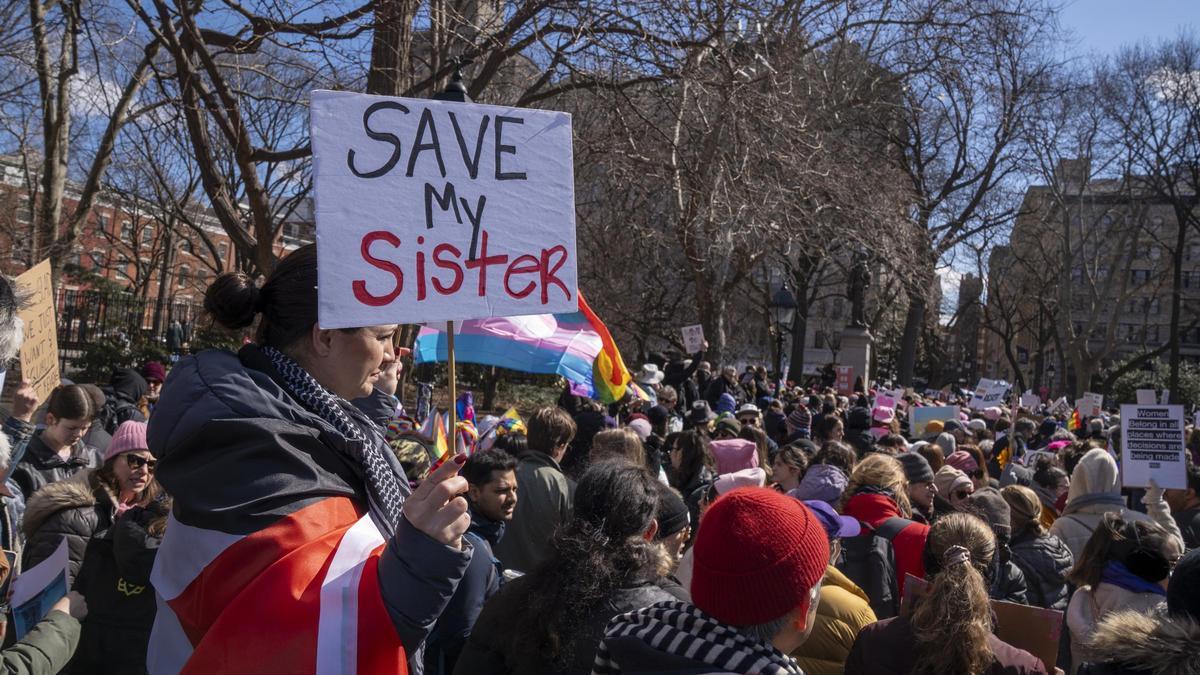 Las consignas contra Trump dominan las manifestaciones del Día de la Mujer en EE.UU.