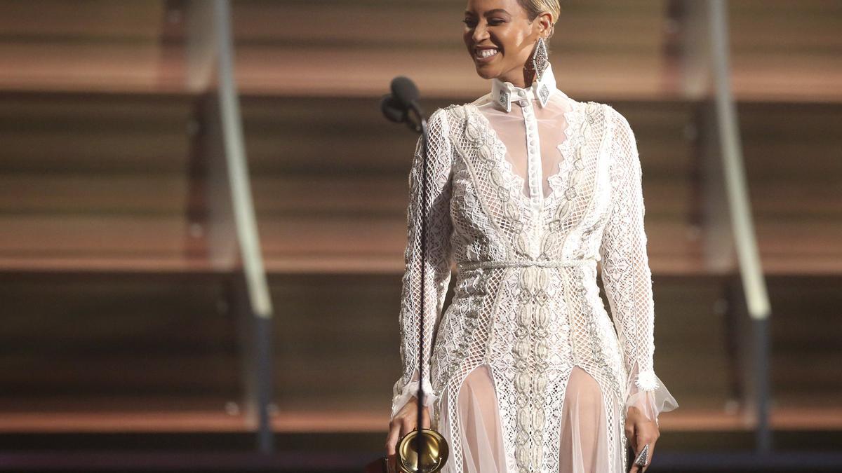 Beyoncé en los Premios Grammy 2016