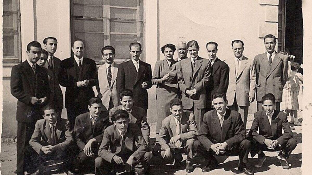 Una imagen de los años 50 con profesores del &#039;Licenciados Reunidos&#039; de Cáceres, como Pablo Naranjo, Maruja Collado, Eufemio Rubio, José Díez o Antonio Muñoz.