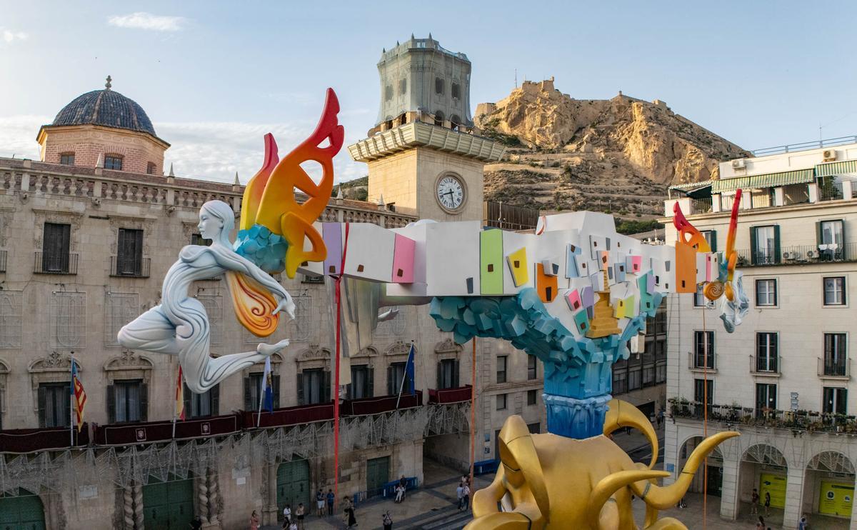 sí ha sido la subida del remate de la Hoguera Oficial, «Singulares»