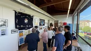Orgullo azul en Llanera, que abre exposición sobre el Real Oviedo con máxima ilusión ante el posible ascenso: "Estamos preparados para una gran celebración"