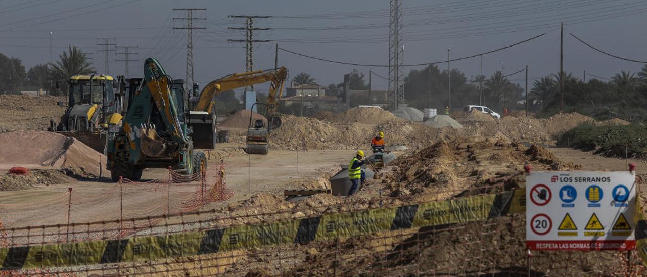 Los trabajos de urbanización, durante esta semana, en el nuevo sector, situado entre Mesalina y la Ronda Este, para construir un millar de viviendas.