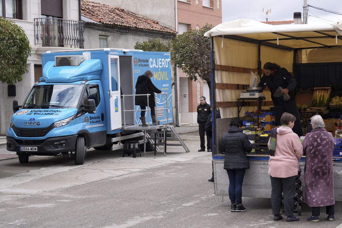 Cajero automático móvil puesto en la provincia de Valladolid, en una iniciativa similar a la de Zamora, pero sin atención personalizada.