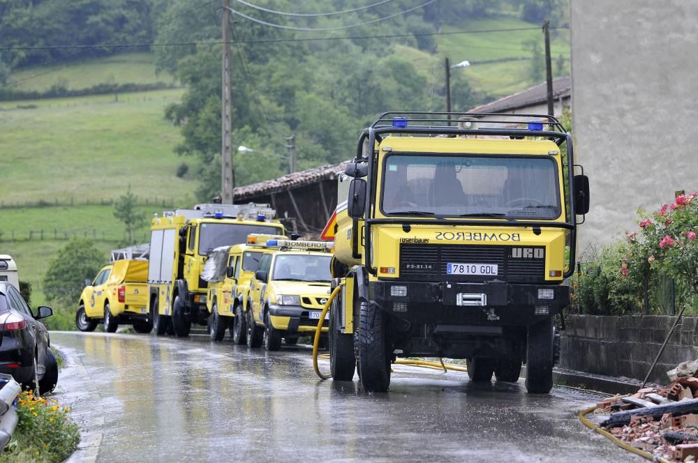 Fallece un hombre en un incendio en una casa de La Xerra, en Laviana