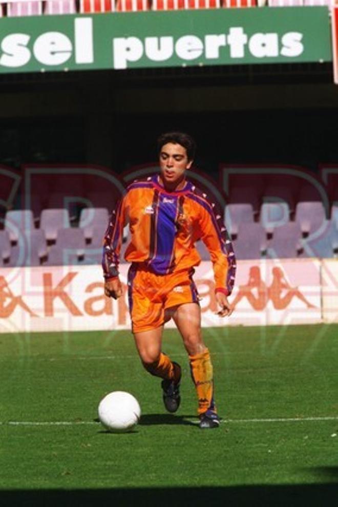 8.Xavi Hernández 1997-98