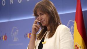 La portavoz de JxCat, Laura Borràs, durante una rueda de prensa en el Congreso.