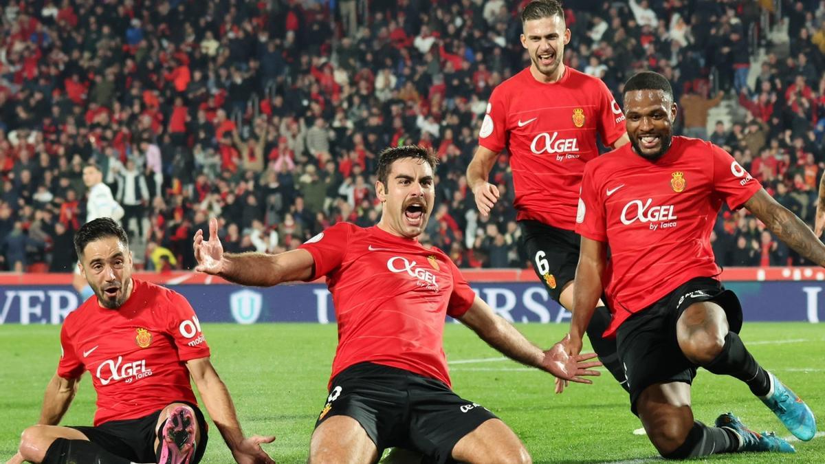 El Mallorca desatado: Abdón Prats celebra su primer gol ante el Girona