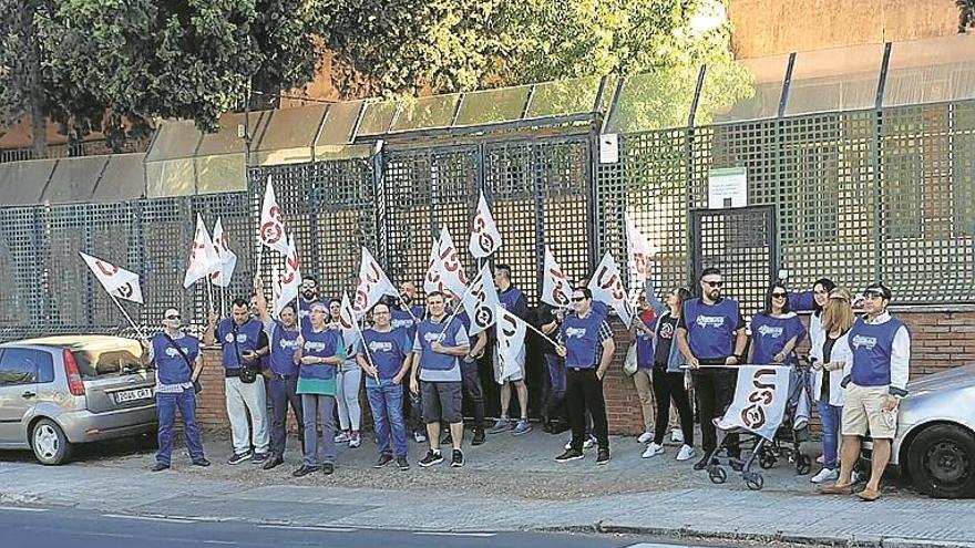 Protesta por el plus de vigilantes en el marcelo nessi