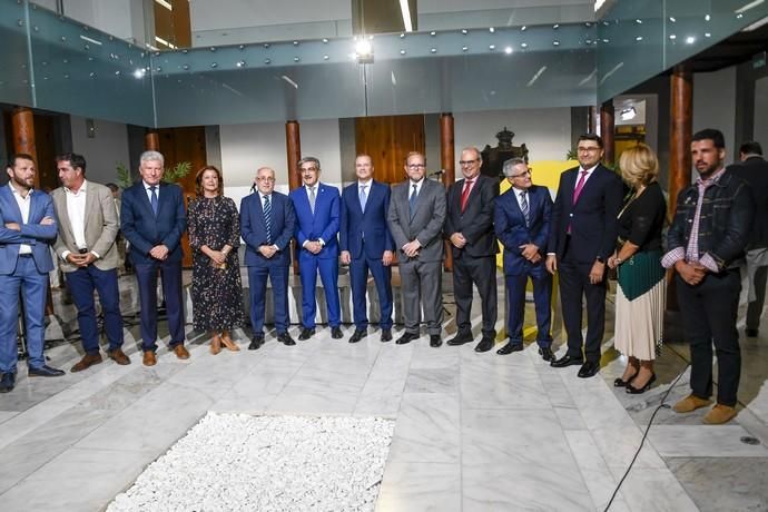 23-10-19 LAS PALMAS DE GRAN CANARIA. CASASA CONSISTORIALES. LAS PALMAS DE GRAN CANARIA. Exposición 40 años de Guaguas Municipales. Fotos: Juan Castro.  | 23/10/2019 | Fotógrafo: Juan Carlos Castro