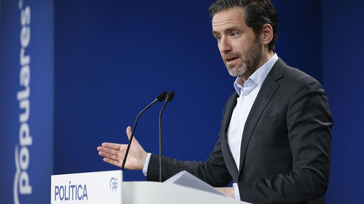 El portavoz del Partido Popular, Borja Sémper durante una rueda de prensa celebrada en la sede del partido.