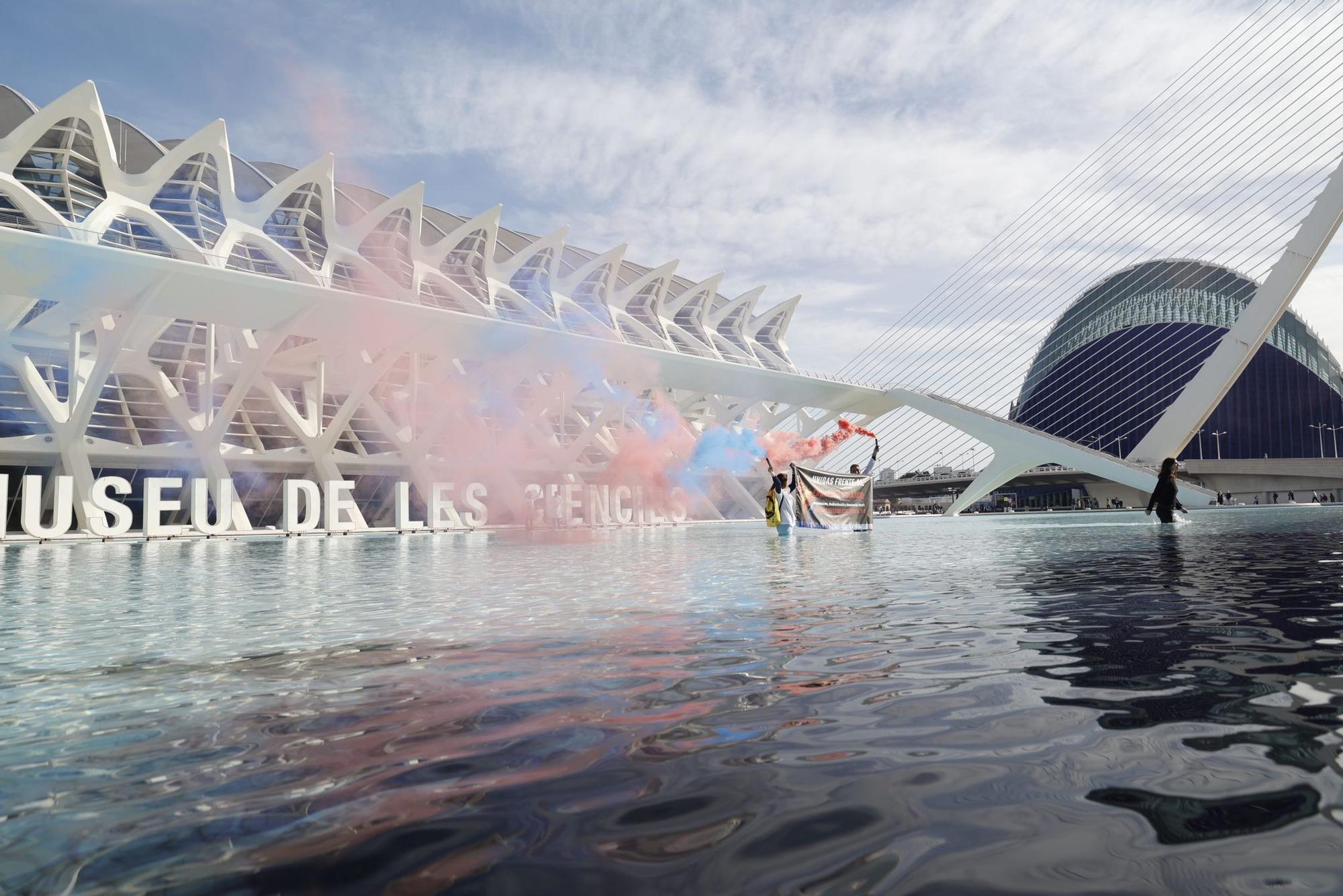 Protesta en favor del cambio climático en la Ciudad de las Artes