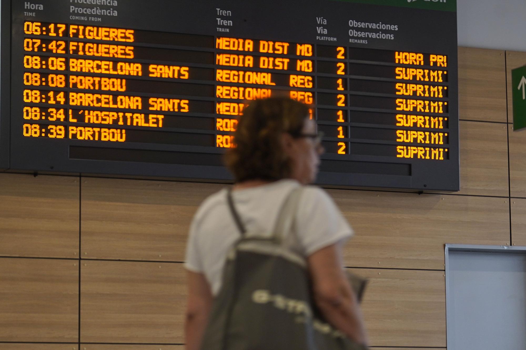 Caos ferroviari: Una avaria deixa sense trens de Rodalies i mitja distància