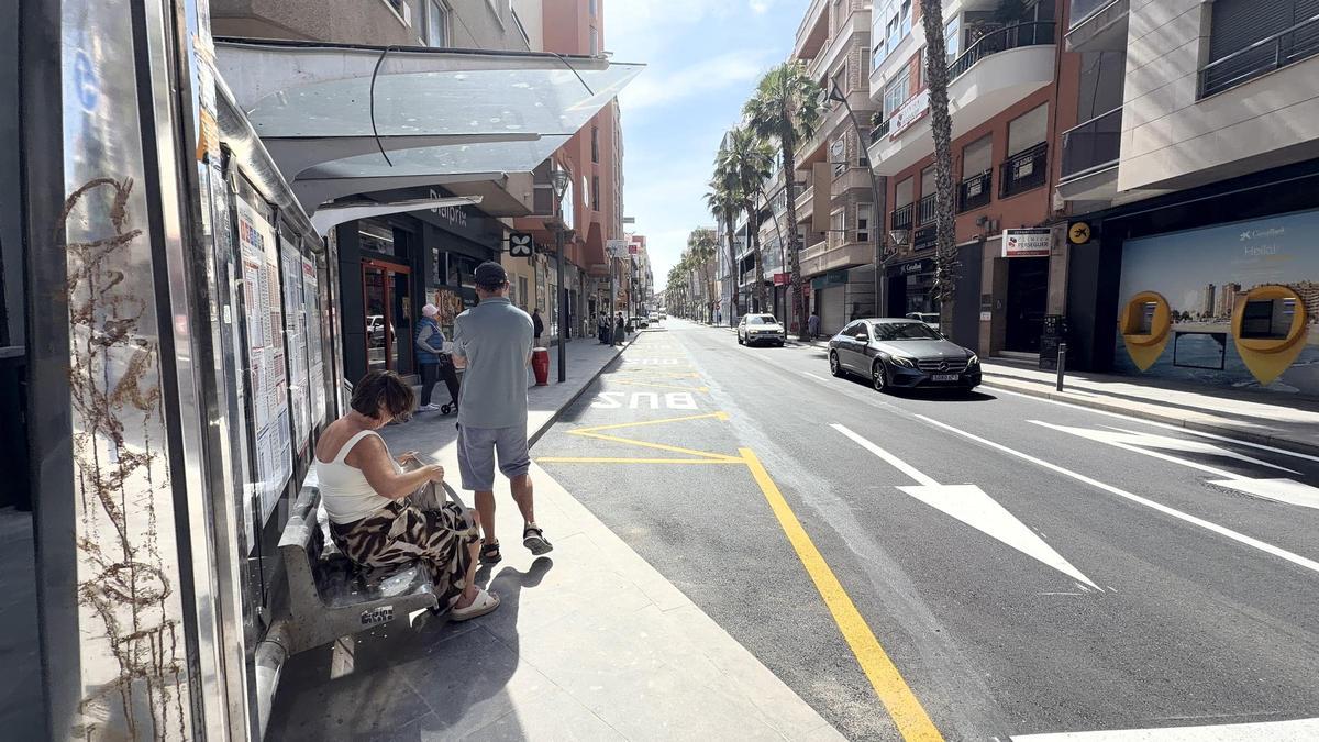 Reapertura del tramo de la calle Ramón Gallud tras las obras en el centro de Torrevieja