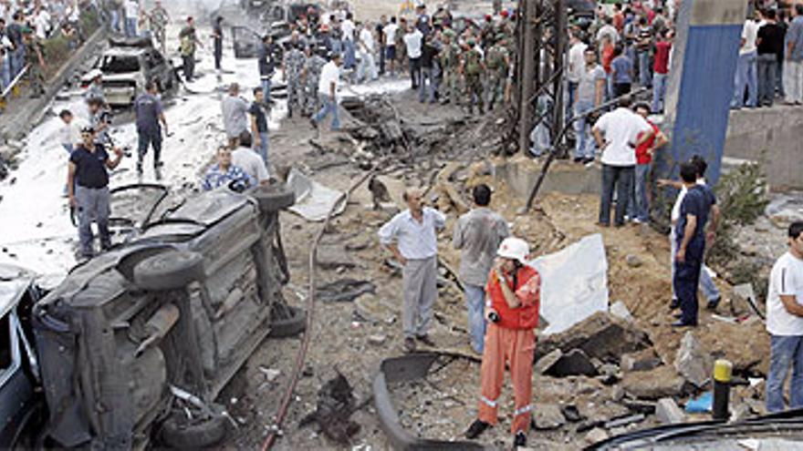 Un diputado antisirio y otras ocho personas mueren en un atentado con un coche bomba en Beirut