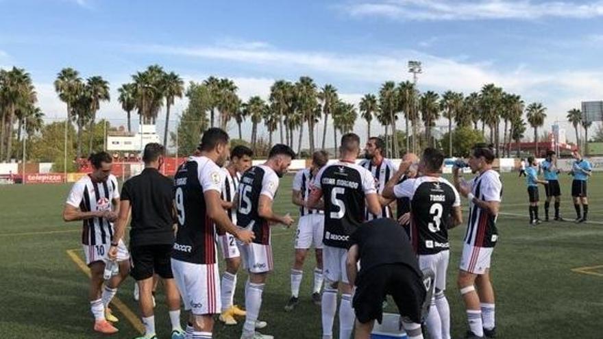 El Montijo sorprende al Badajoz y remonta el tanto de Clemente con dos goles de Juanpe