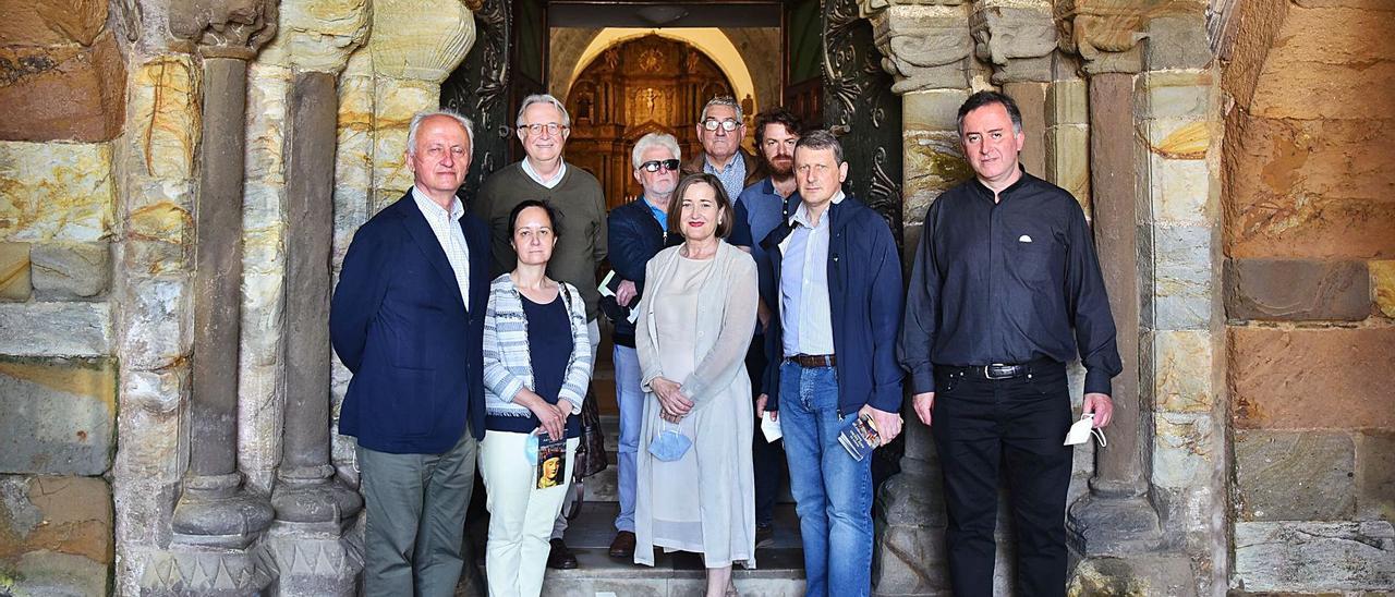 Por la izquierda, delante, Joaquín Lorences, Maite Ruiz, Raquel Alonso, José Ramón Feito y Alfredo de Diego. Detrás, Rafael Palacio, Senén González, Laureano García y Benjamín Alba. | A. M. Serrano