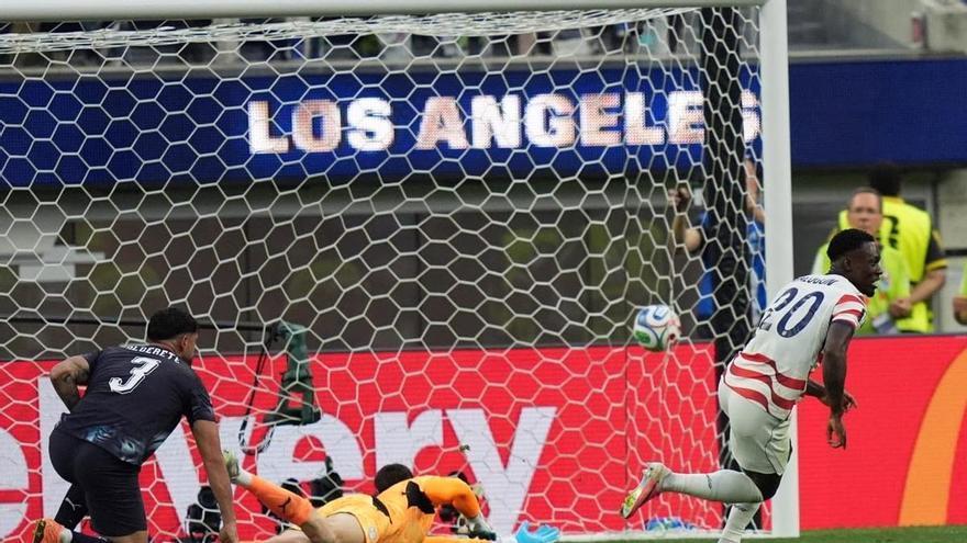 La primera estrella del Mundial pasa por encima de Omar Alderete