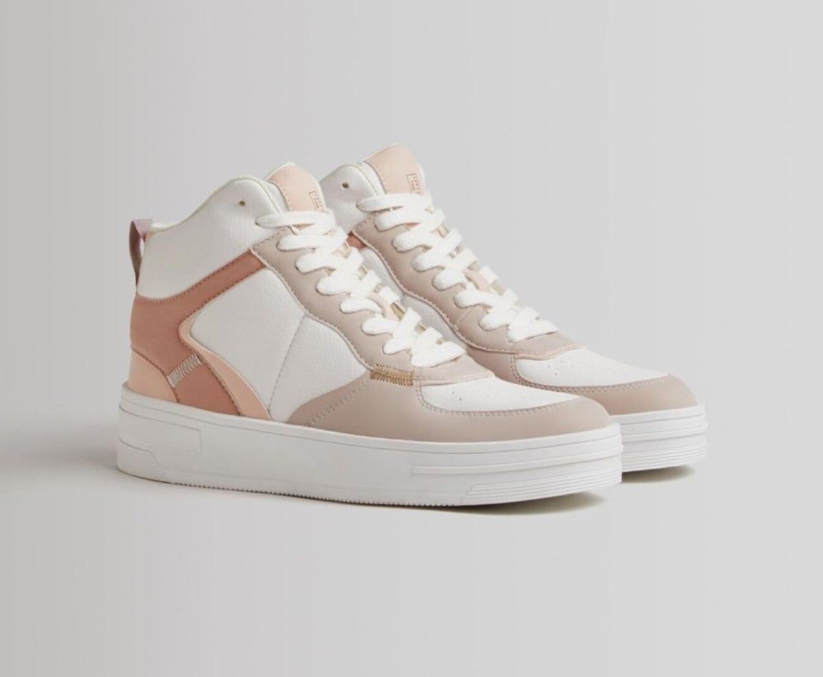 Zapatillas bota pastel de Bershka