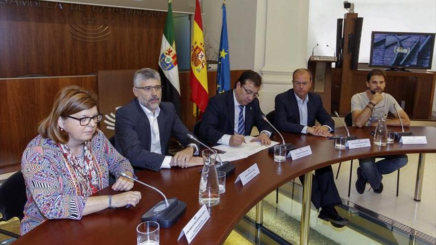 El Pacto por el Ferrocarril de Extremadura se resquebraja y deja solos a PSOE y Cs