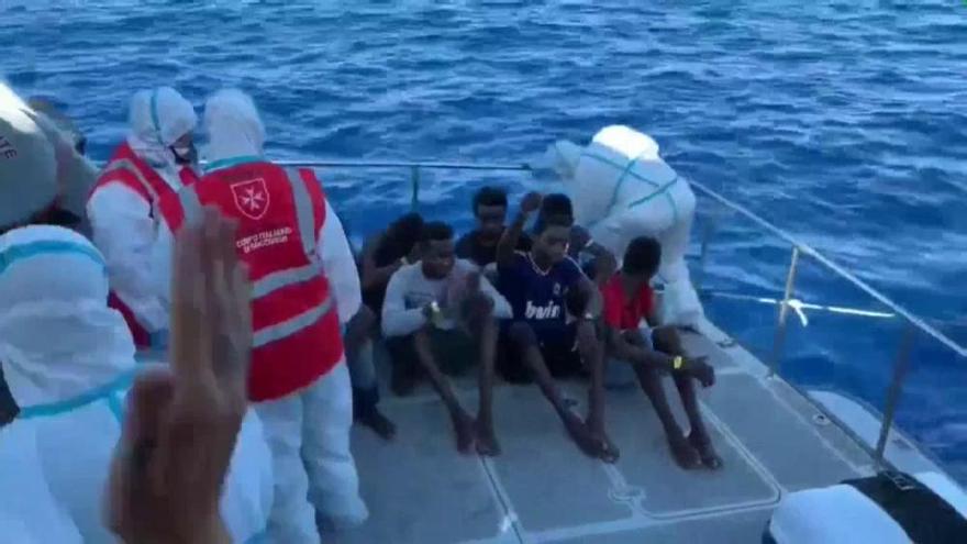 Desembarcan en Lampedusa a 27 menores del Open Arms