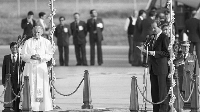 El Papa Juan Pablo II junto a Juan Carlos I, el rey emérito.