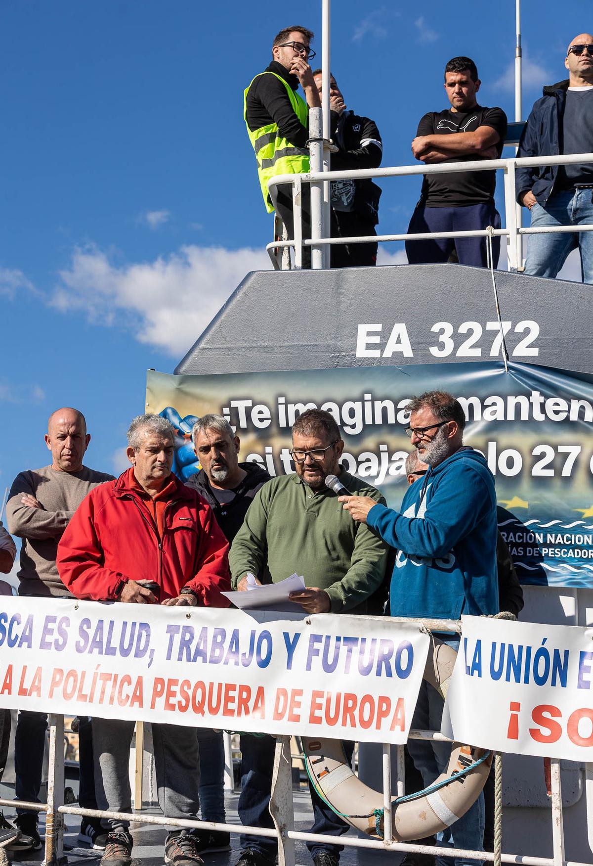 Los pescadores de La Vila Joiosa protestan por los recortes de la UE Los pescadores de La Vila Joiosa protestan por los recortes de la UE