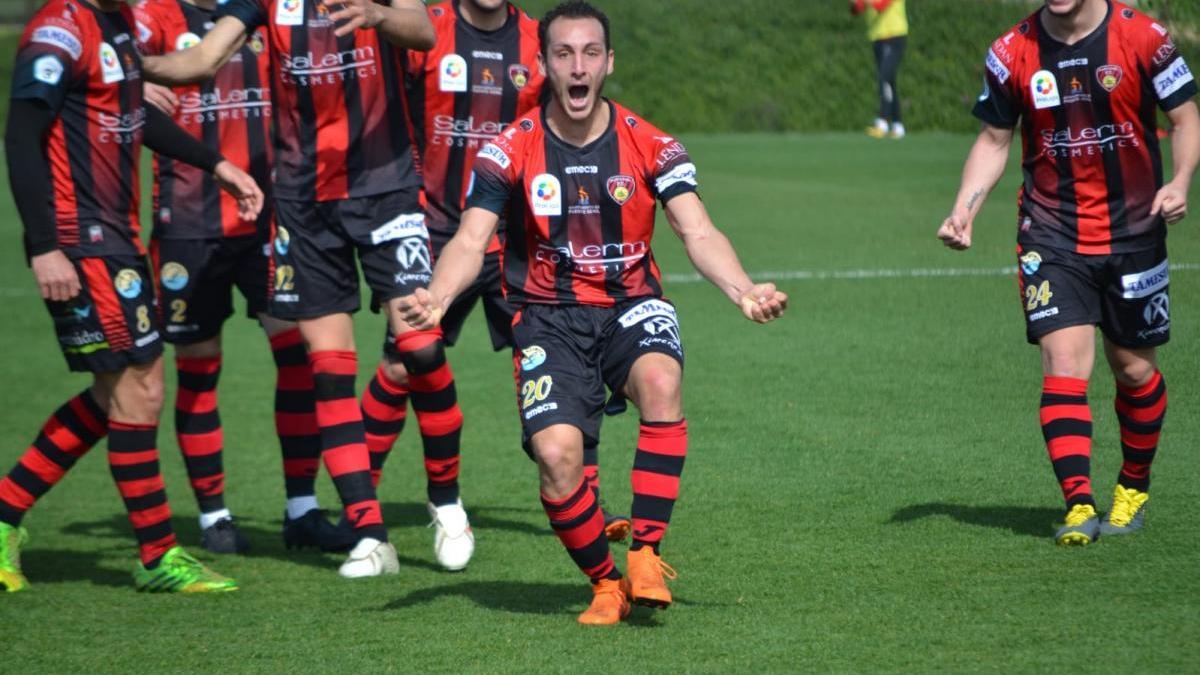 El Salerm Puente Genil espanta sus males con un gran triunfo (1-3)