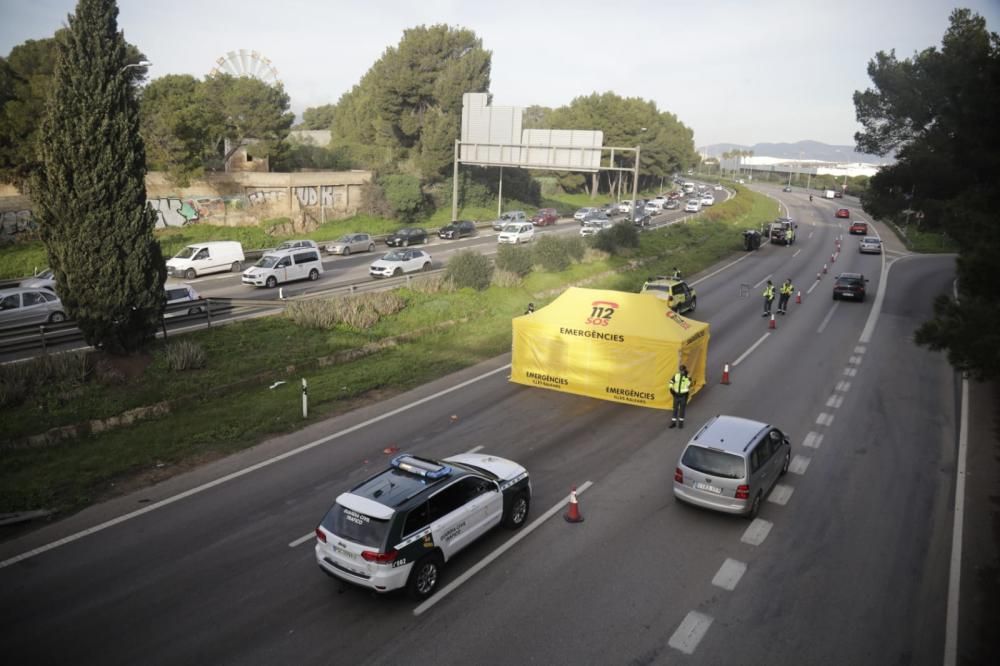 Una mujer se suicida en la autopista de Llucmajor y provoca un grave accidente