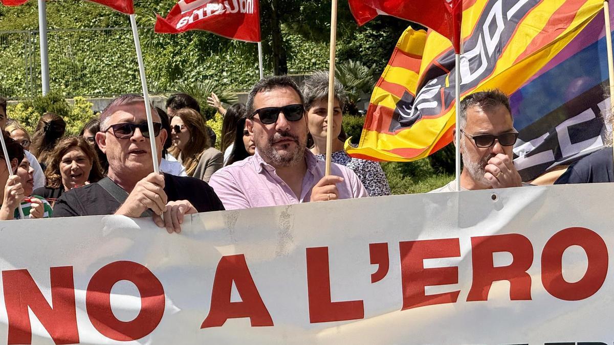 Manifestació de treballadors contra un expedient de regulació d’ocupació