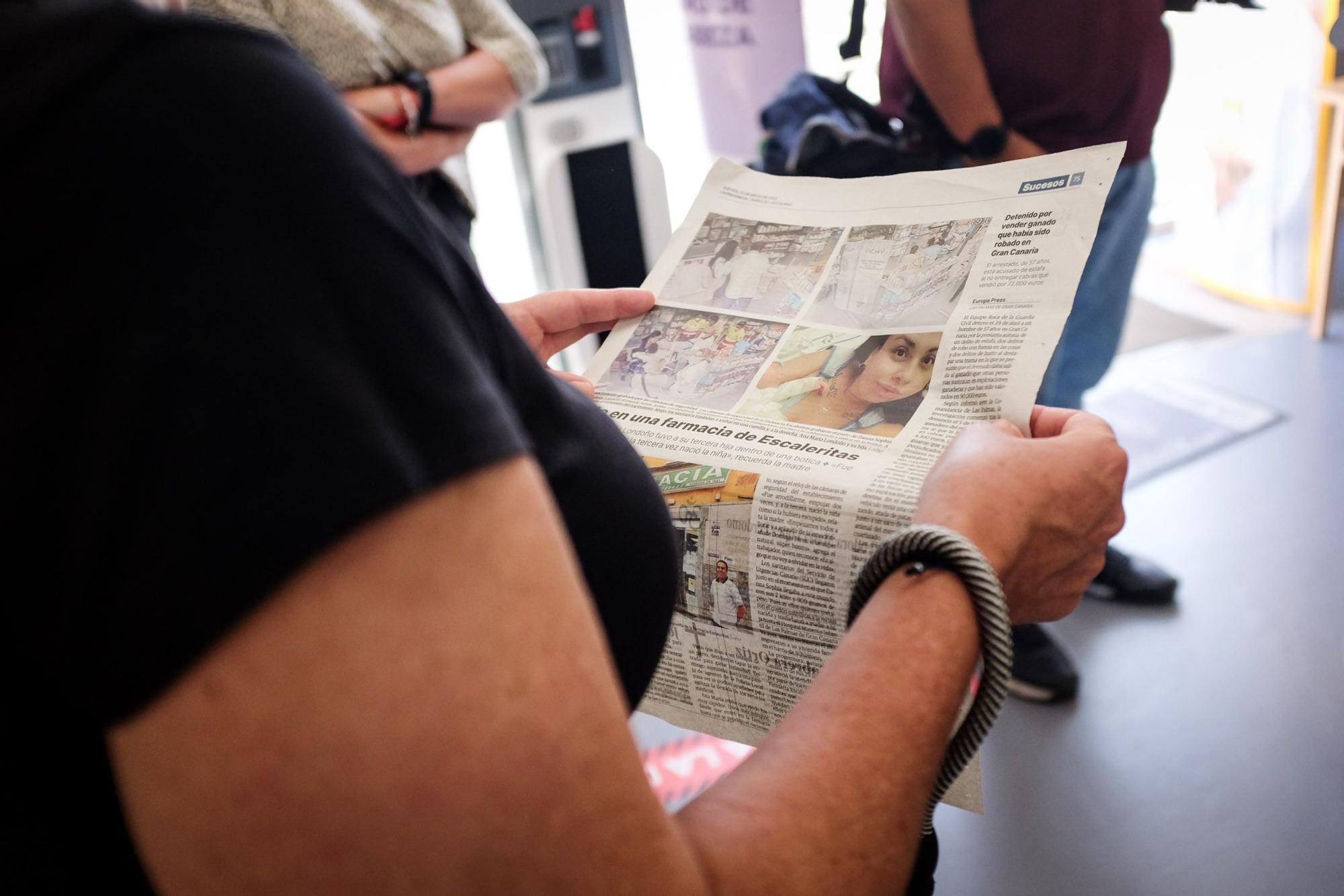 La bebé que nació en una farmacia en Las Palmas de Gran Canaria vuelve con su madre a la botica