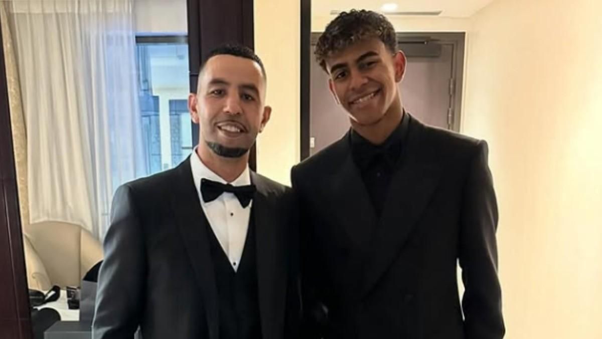 Nico Williams infiltrado entre los jugadores del Barça... ¡Parece uno más!