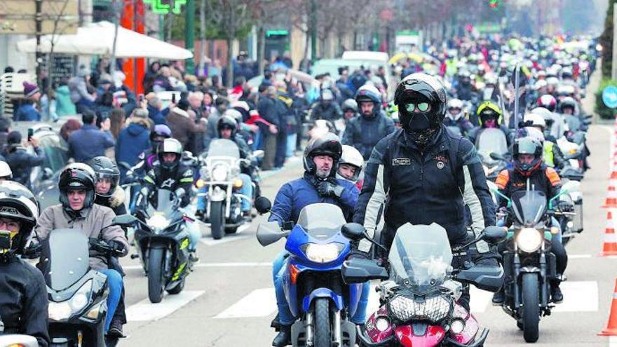 Són molts els aficionats a conduir motos de diferents cilindrades que es mouen per les grans ciutats, | DDG