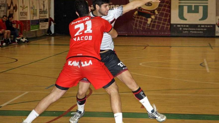 Imagen de un partido anterior del Embutidos Lalinense en el Arena. // Bernabé