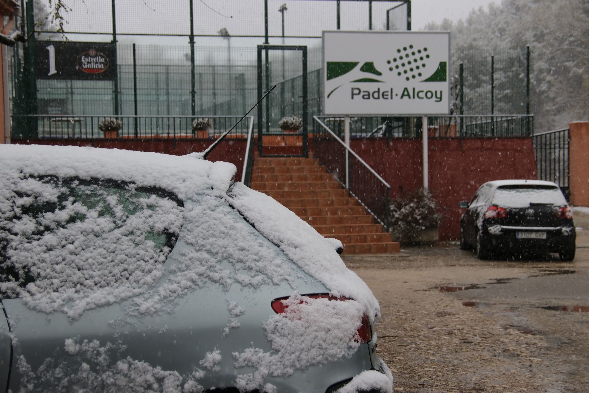 Alcoy y Banyeres se cubren de nieve dos días antes de comenzar la primavera