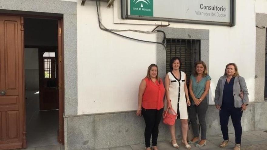 María Jesús Botella visita los consultorios de Añora y Villanueva del Duque