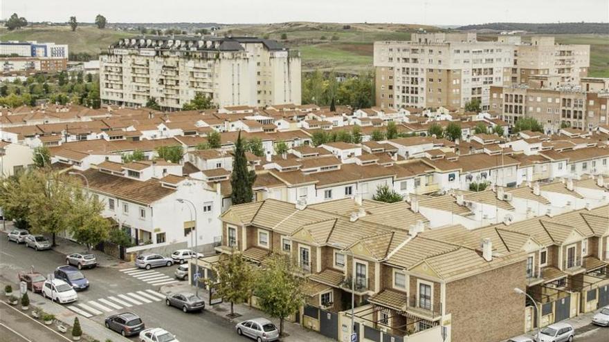 Vecinos de Badajoz piden un cambio en la política de barrios del ayuntamiento