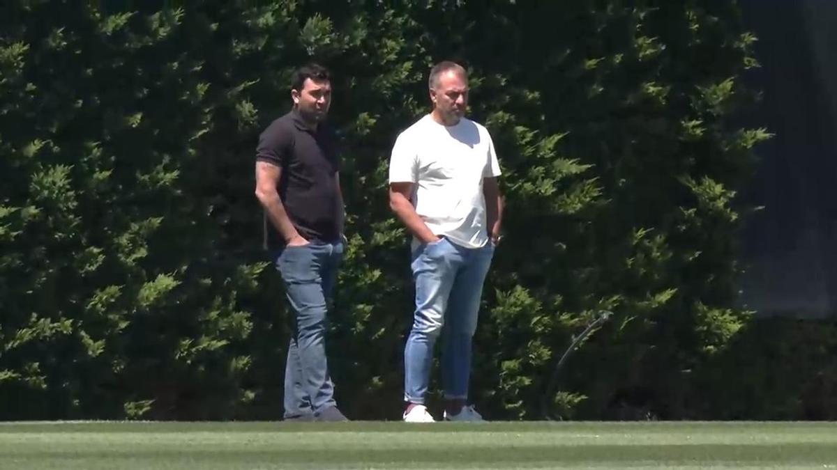 Hansi Flick asiste al entrenamiento del Barça Atlètic