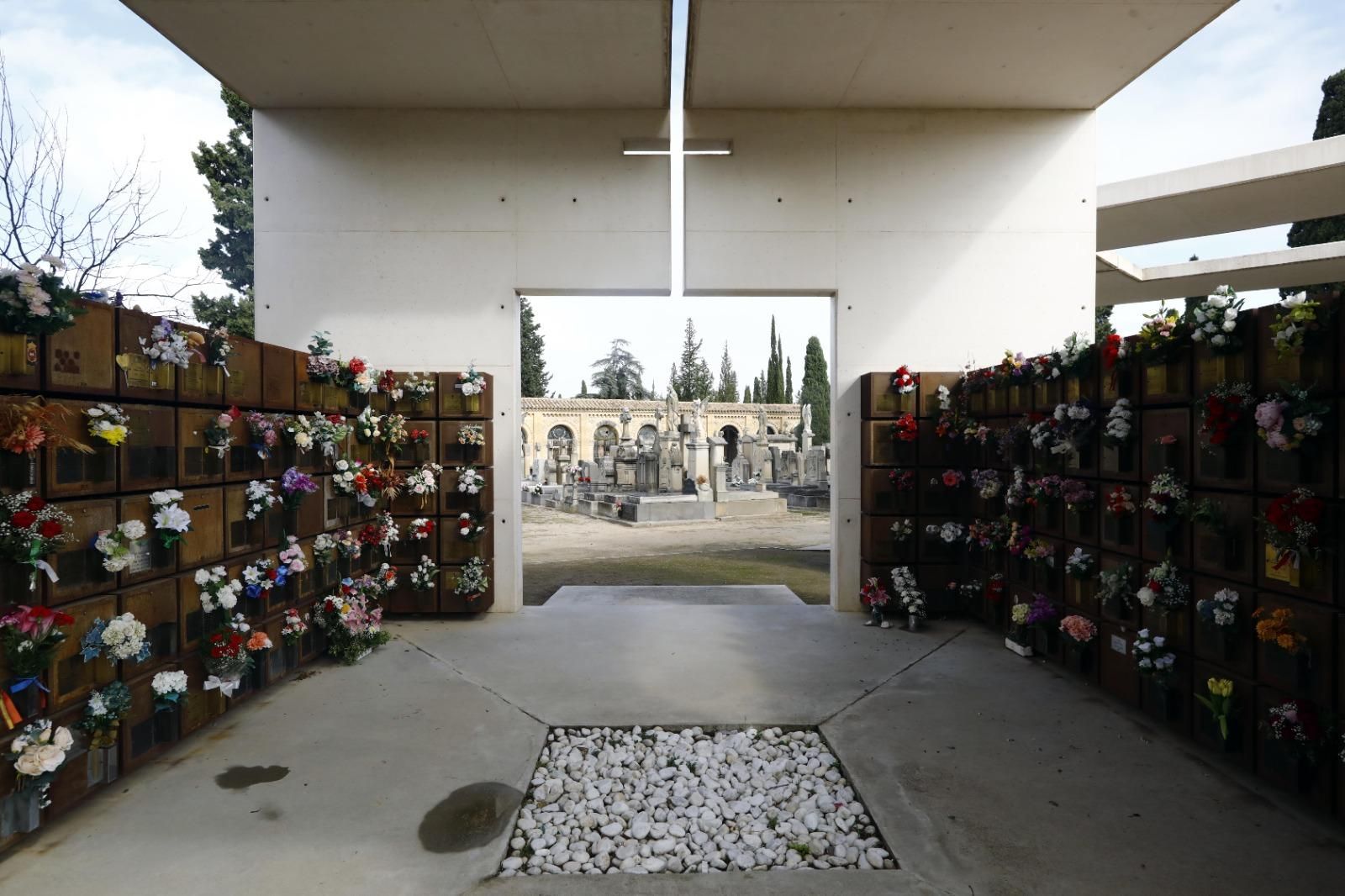 En imágenes | El cementerio de Zaragoza, un museo al aire libre que se engalana para el Día de Todos los Santos