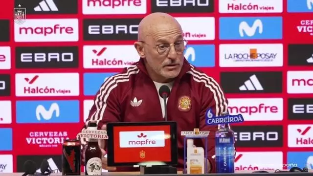 De la Fuente, sobre Eric García: "Posibilidades de venir (al Mundial) tiene todas..."