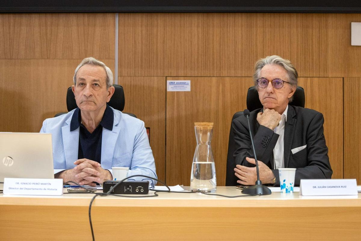 En imágenes I Homenaje de la Universidad de Zaragoza a Julián Casanova por su jubilación En imágenes I Homenaje de la Universidad de Zaragoza a Julián Casanova por su jubilación