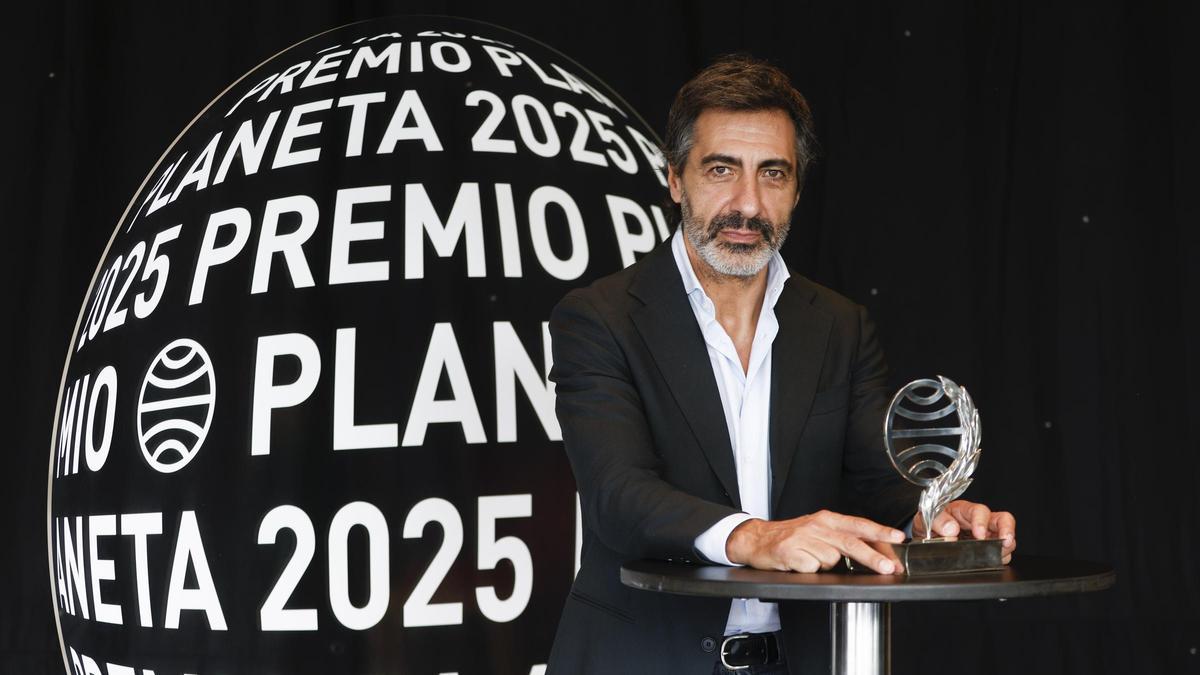 El escritor y tertuliano de televisión Juan del Val, ganador del Premio Planeta 2025.