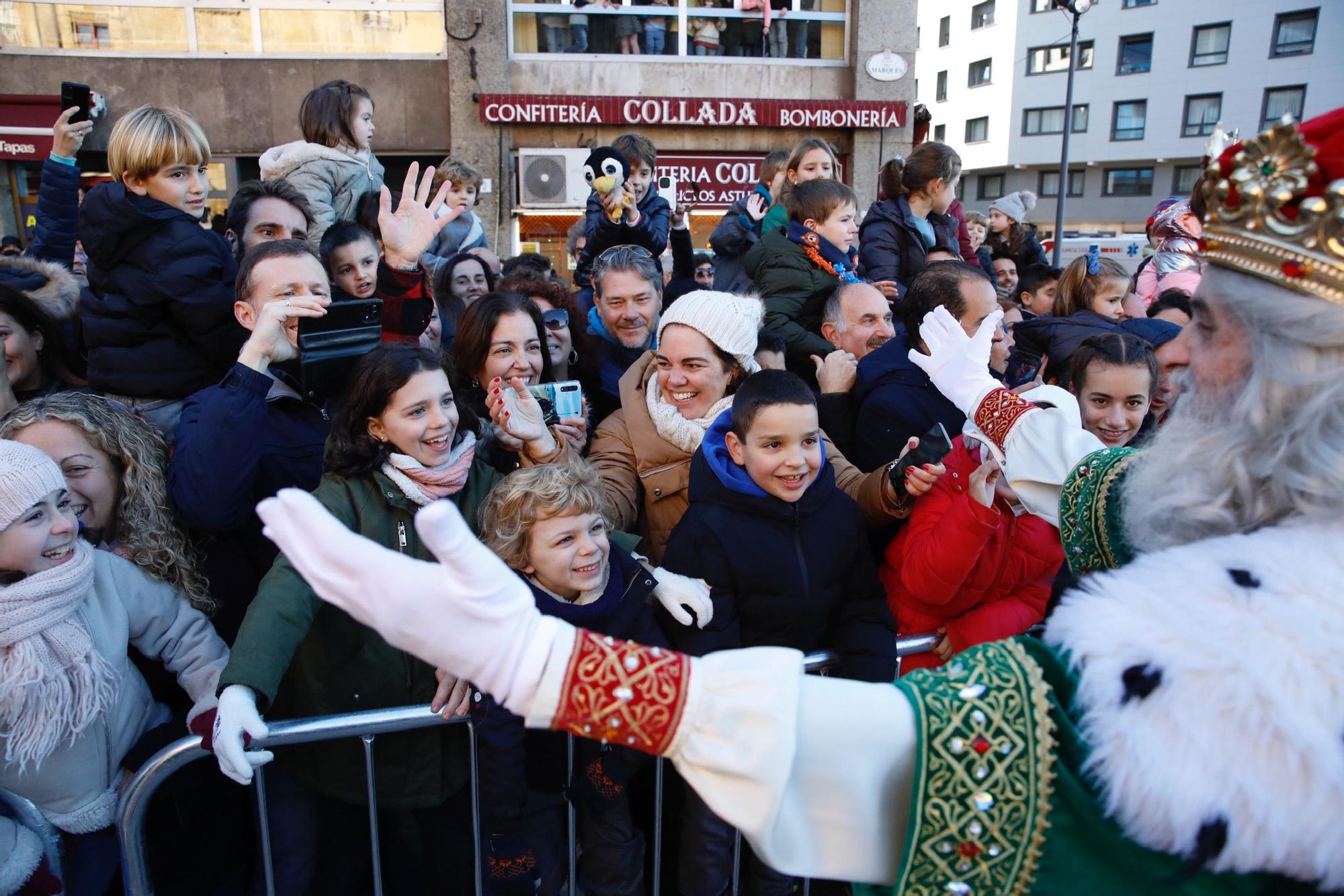 Así ha sido la llegada de los Reyes Magos a Gijón