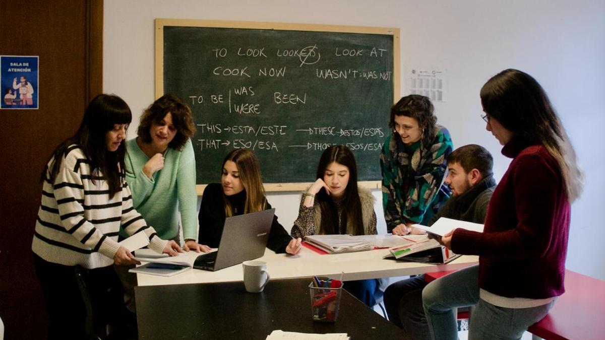 El equipo cuenta con psicólogas, educadores y maestras en audición y lenguaje.