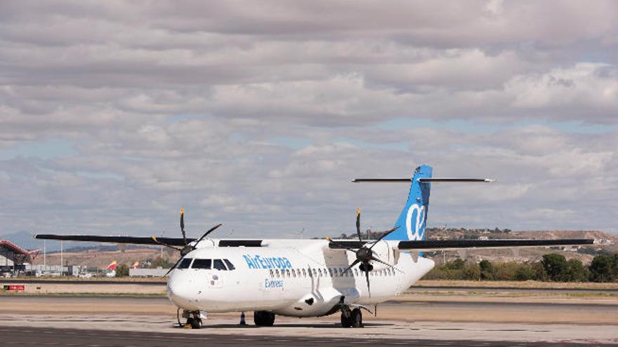 Avión del modelo ATR de  Air Europa para volar entre islas.