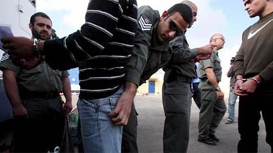 Israel comienza la excarcelación de 227 presos palestinos