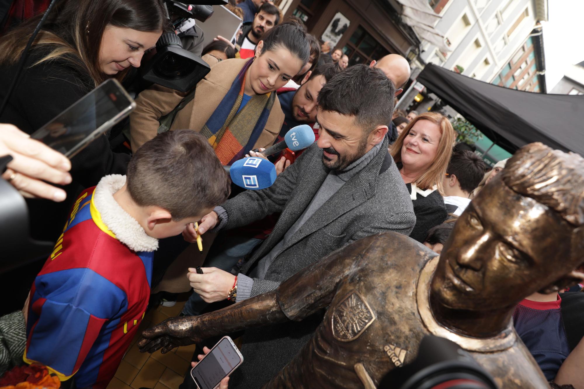 El futbolista David Villa inaugurará su estatua en La Felguera