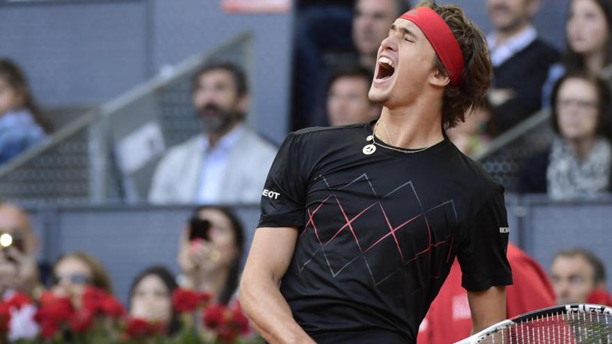 Zverev grita de alegría tras consumar su triunfo.