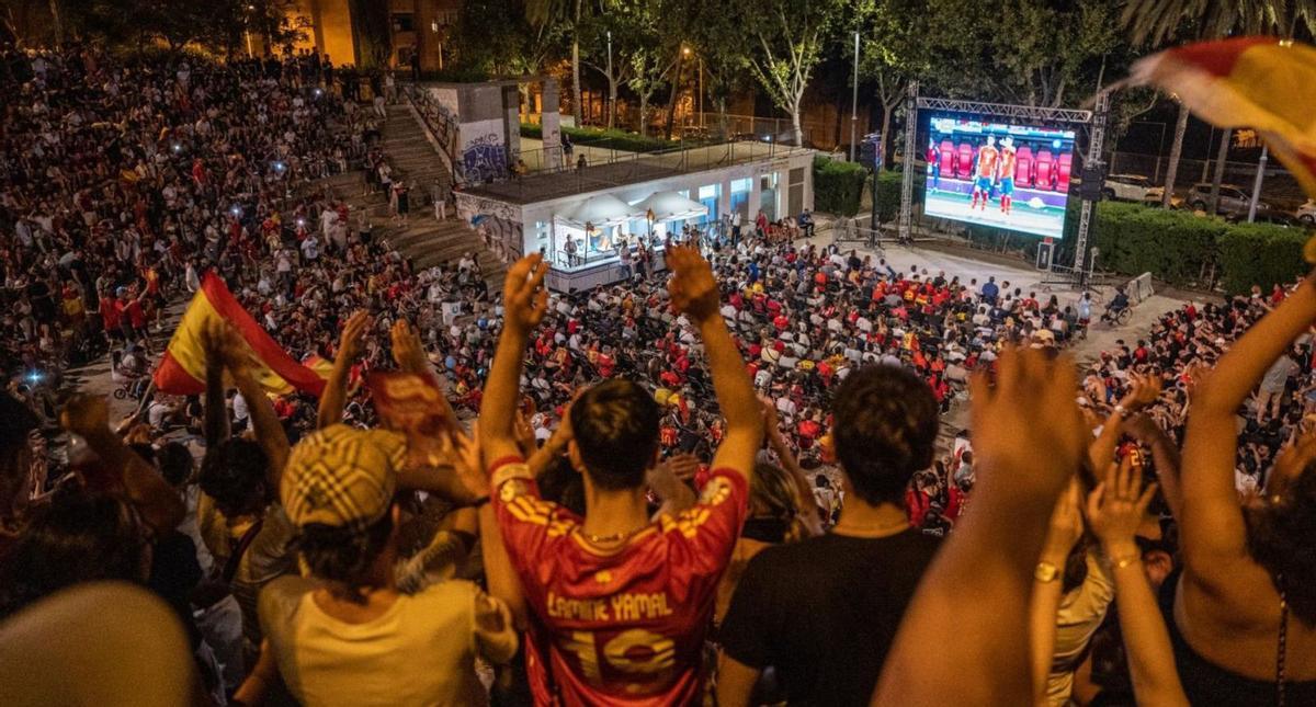 Badalona vibra amb el gran triomf de ‘La Roja’