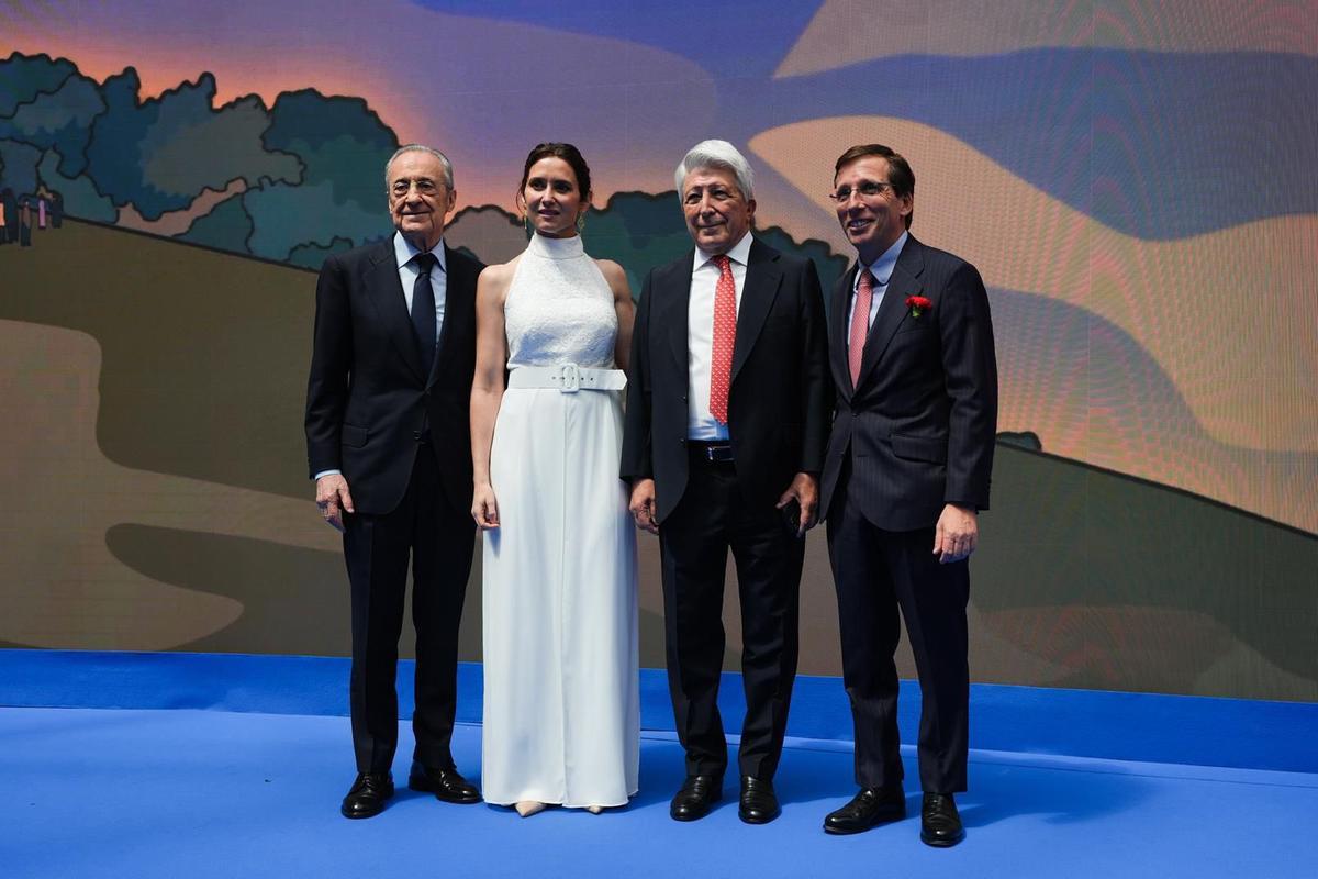 Florentino Pérez, Isabel Díaz Ayuso, Enrique Cerezo y José Luis Martínez-Almeida, en la entrega de las medallas por San Isidro.