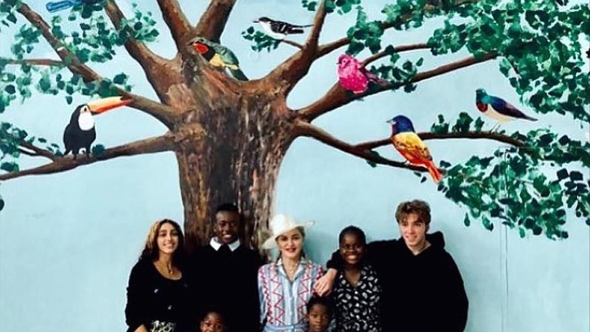 Madonna viaja al orfanato de Malawi donde adoptó a dos de sus hijos